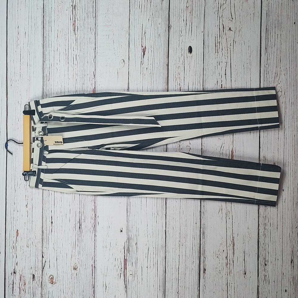 UNIQ Belted Striped Pants - Picture 3 of 12